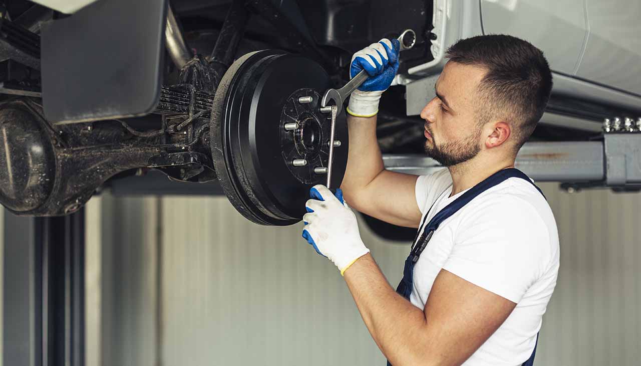 Is Your Car Trying to Tell You Something? How to Know When Your Brakes Need Attention